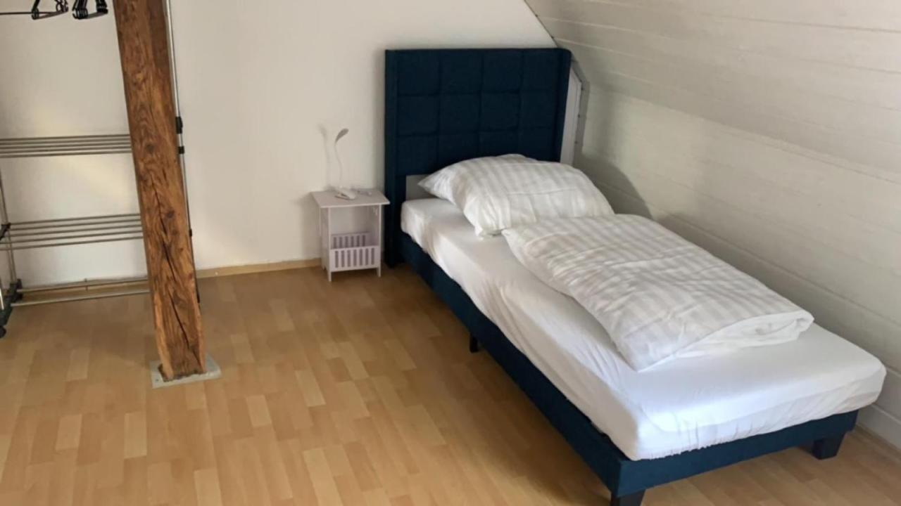 Zimmer In Wohnung Monteure Apartment Kuche Modern Enger Exterior photo